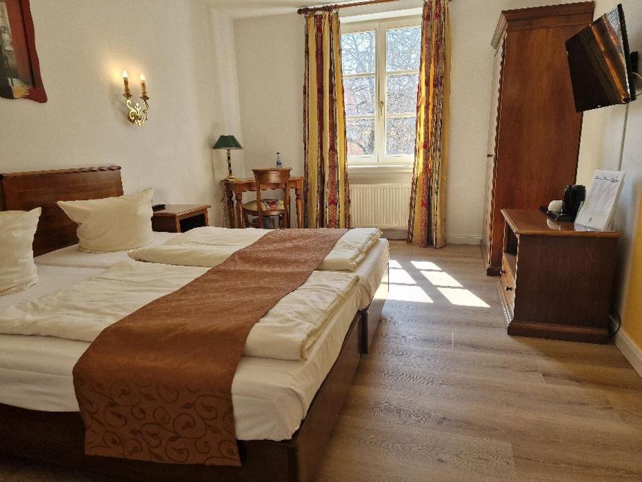 Hotel Koenigin Olga Ellwangen Dış mekan fotoğraf